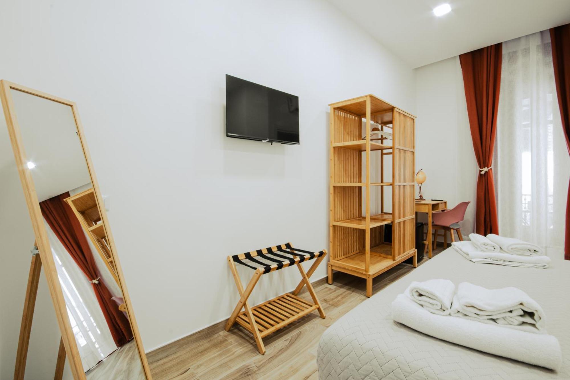 B&B Lara'S Home By I Borbone Napoli Eksteriør billede