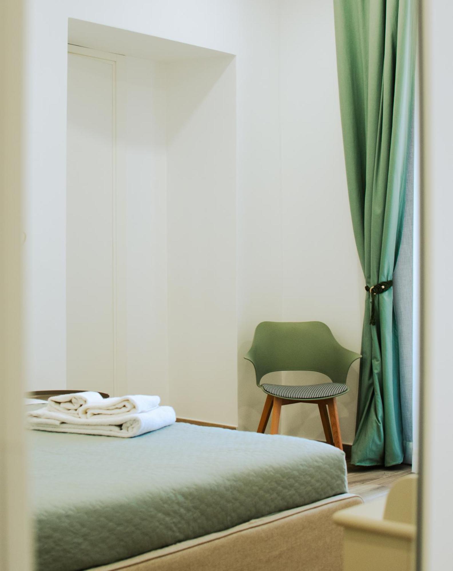 B&B Lara'S Home By I Borbone Napoli Eksteriør billede