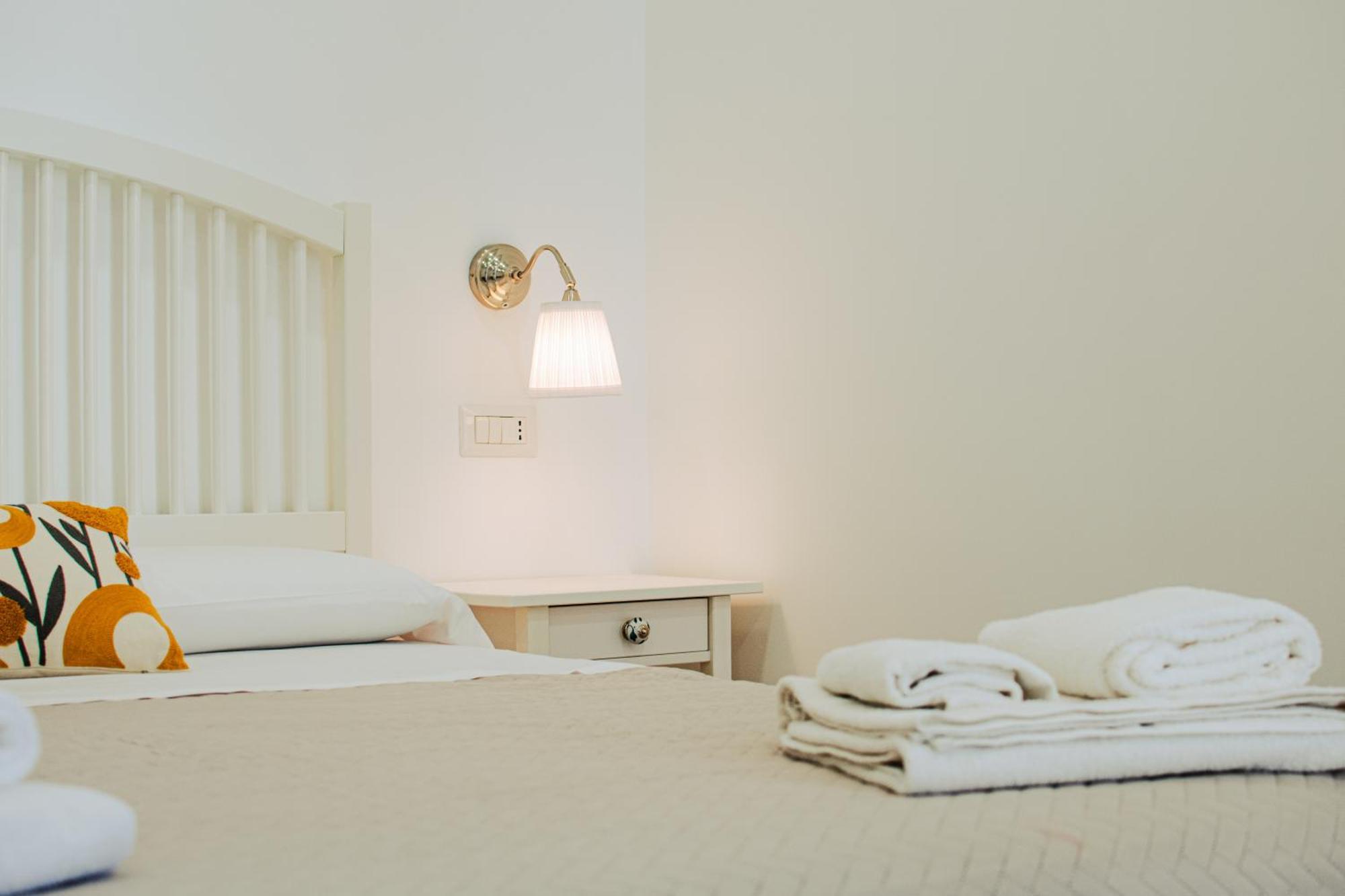 B&B Lara'S Home By I Borbone Napoli Eksteriør billede