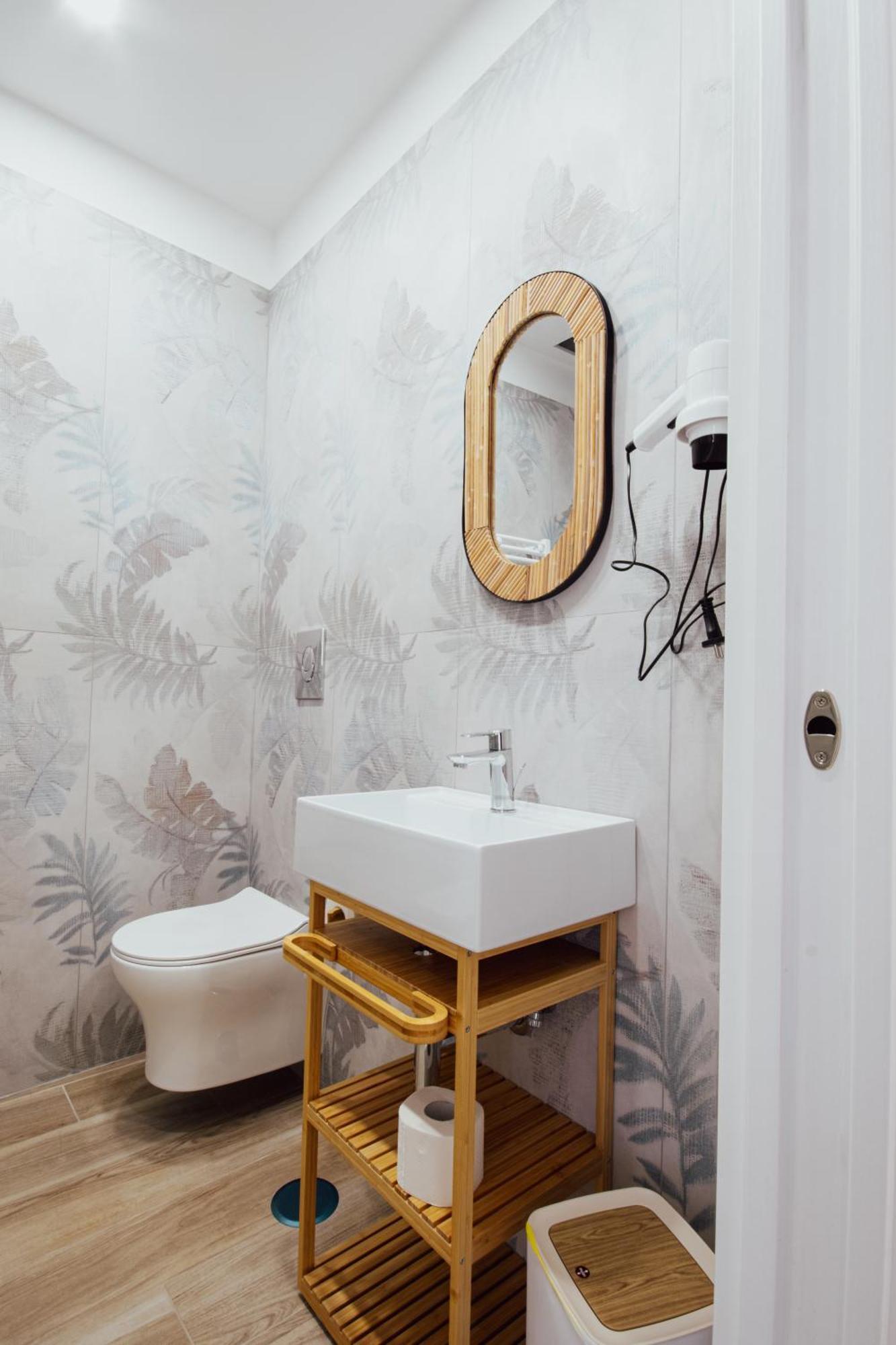 B&B Lara'S Home By I Borbone Napoli Eksteriør billede