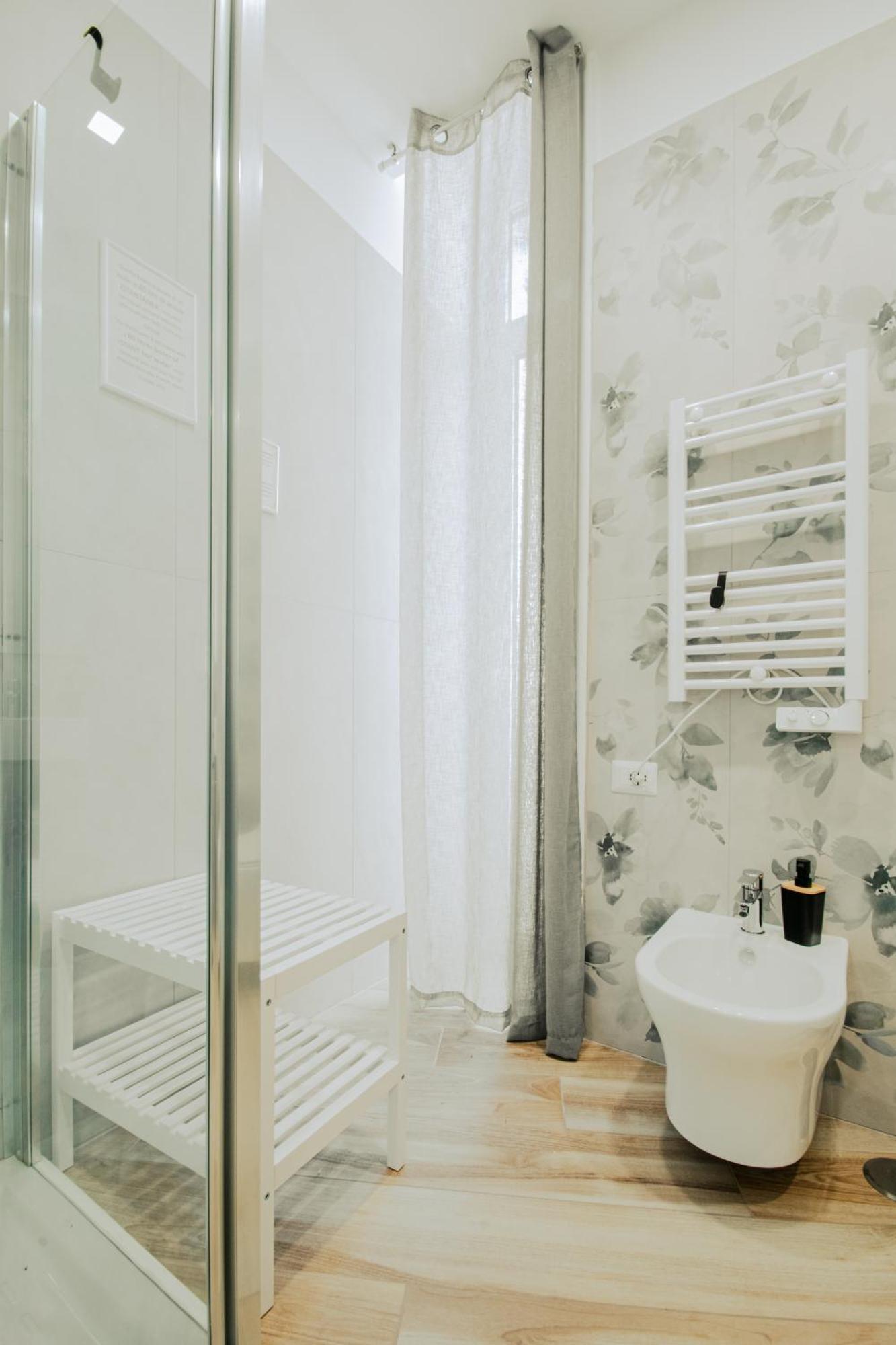 B&B Lara'S Home By I Borbone Napoli Eksteriør billede