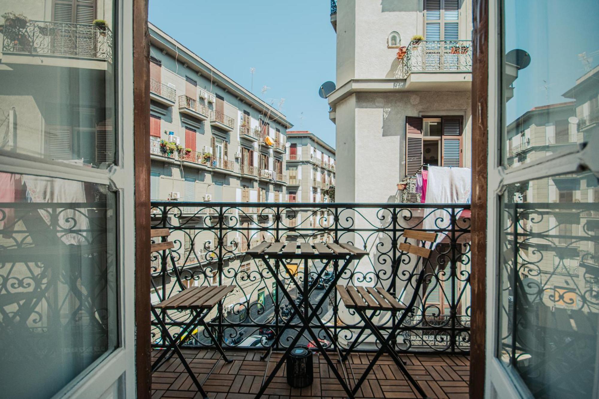 B&B Lara'S Home By I Borbone Napoli Eksteriør billede