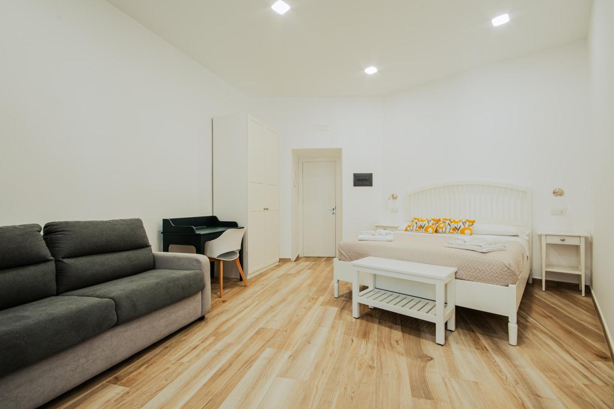 B&B Lara'S Home By I Borbone Napoli Eksteriør billede
