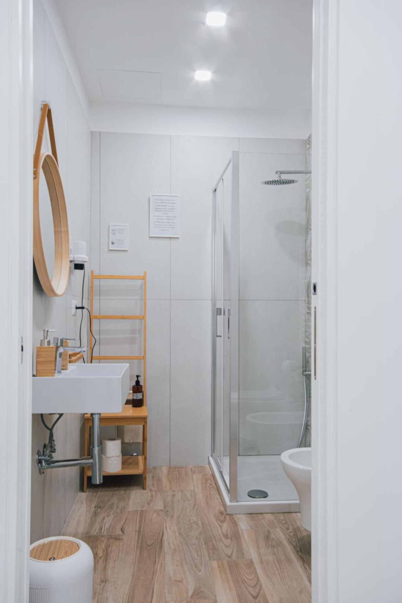 B&B Lara'S Home By I Borbone Napoli Eksteriør billede